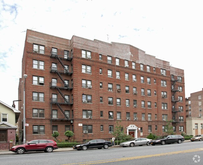 Building Photo - 2060 Ocean Ave