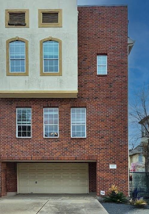 Building Photo - 921 Birdsall St