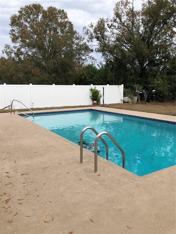 Building Photo - 345 Parkland Ave