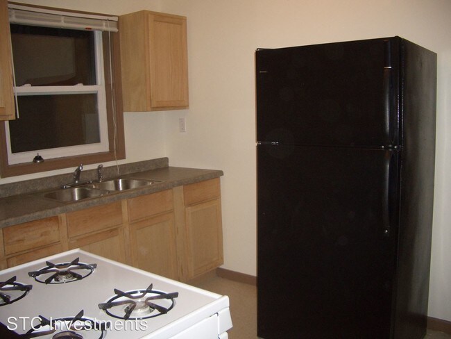 Building Photo - 2 br, 1 bath House - 402 W. McDonough