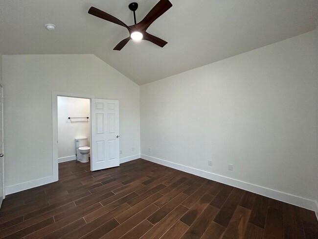 Building Photo - 2445 Monarch Dr