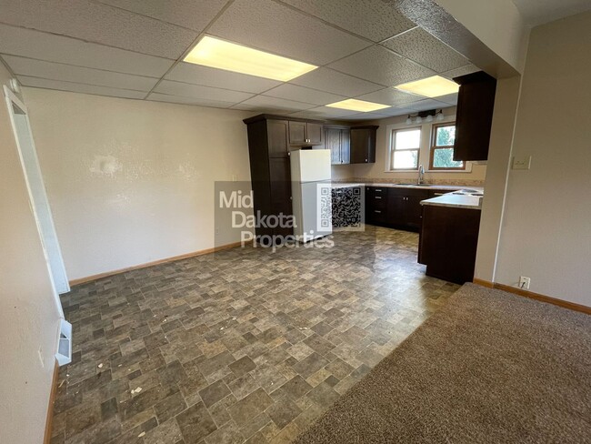 Building Photo - 420 E 6th Ave