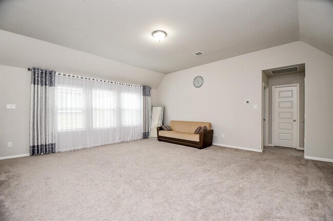 Building Photo - 2707 Dry Creek Dr