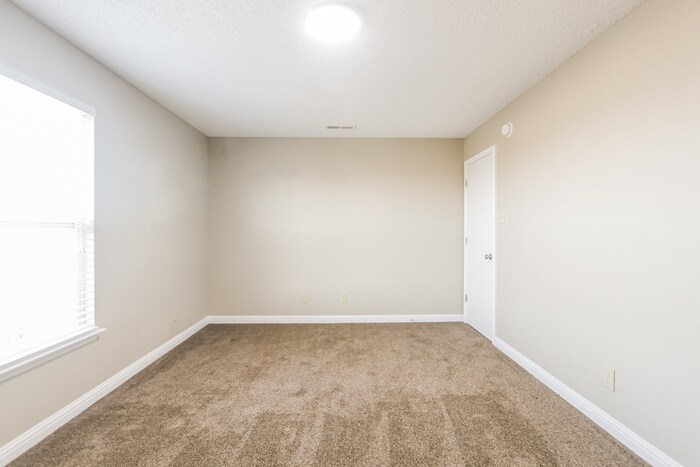 Building Photo - 9706 Lantern Ln