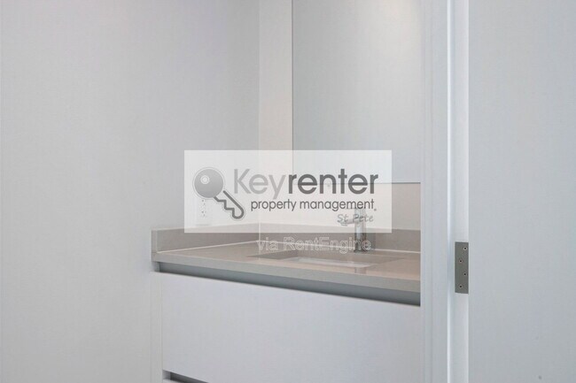 Building Photo - 400 Central Ave