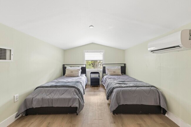 Building Photo - 14996 50th St S