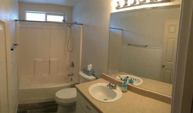 Building Photo - 436 Crystal Dr
