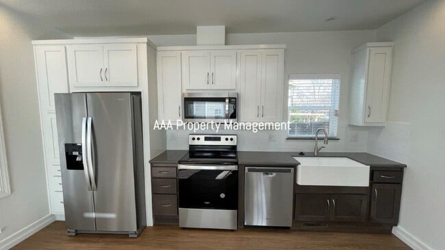 Building Photo - Walnut Creek, Beautiful 2 bedroom 2 bathroom home, Great location!