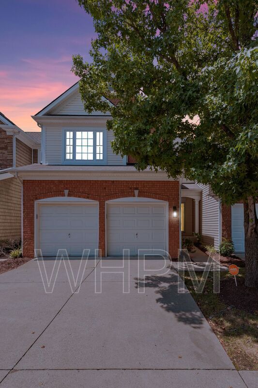 Building Photo - 427 Lazy Creek Ln