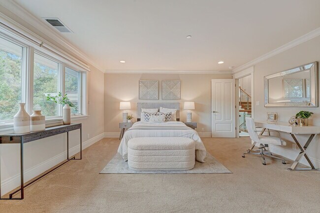 Building Photo - 140 Emerald Estates Ct