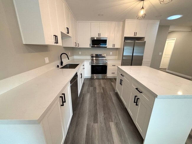 Building Photo - Brand new 2 bedroom home available now in Lakewood