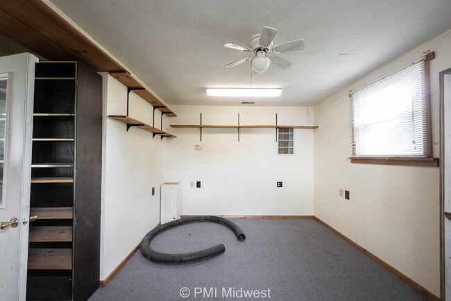 Building Photo - "Charming 3-Bedroom Haven in Mooresville –...