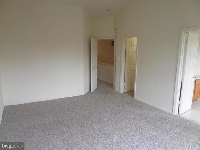 Building Photo - 822 Ferndale Terrace NE
