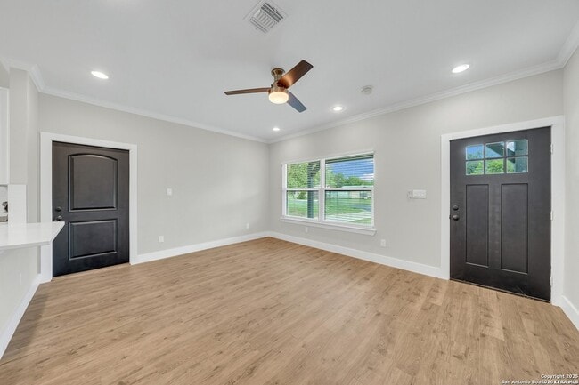 Building Photo - 4130 Moana Dr