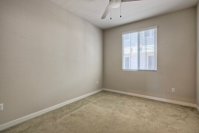 Building Photo - 3 Br/2.5 Ba w Loft and 2 car attached gara...