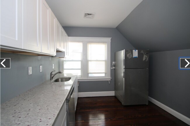 Building Photo - 742 Winchester Ave