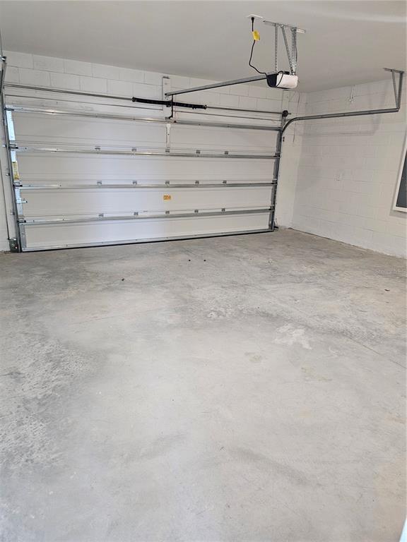 Building Photo - 3386 Alexander Dr