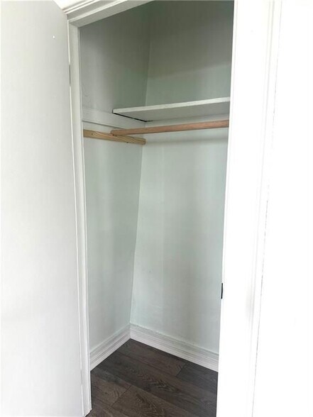 Building Photo - 804 Main St