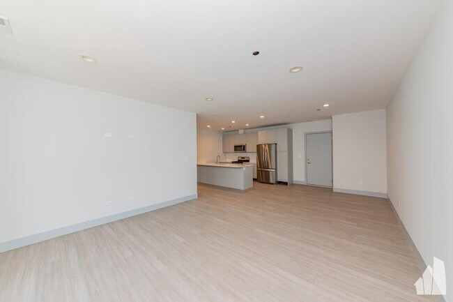 Building Photo - 4 bedroom in Chicago IL 60660