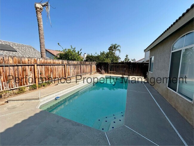 Building Photo - Gorgeous 3 Bed/2 Bath + Office Smart Home ...
