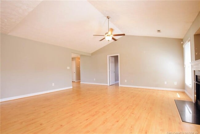 Building Photo - 3019 Burton Dr