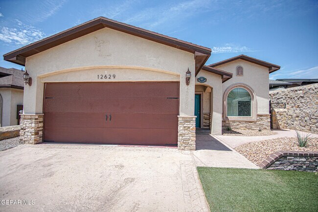 Building Photo - 12629 Mark Twain Ave