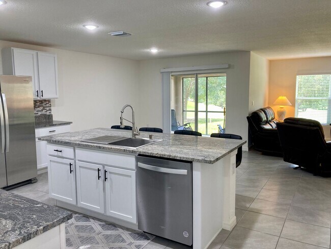 Building Photo - The Fairways Golf Course Home