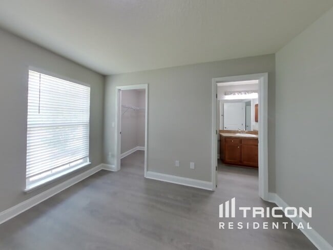 Building Photo - 2053 Jomil Ct