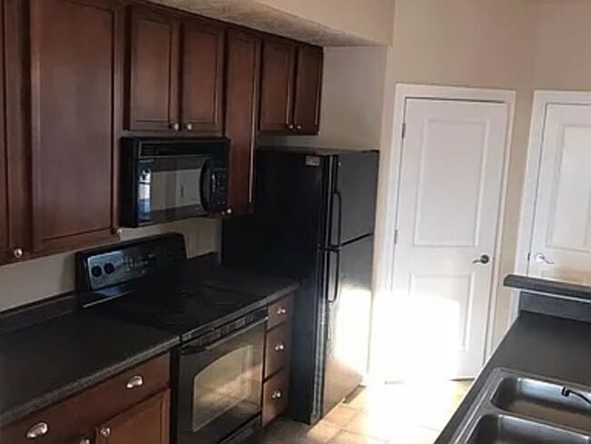 Building Photo - Gorgeous condo for rent