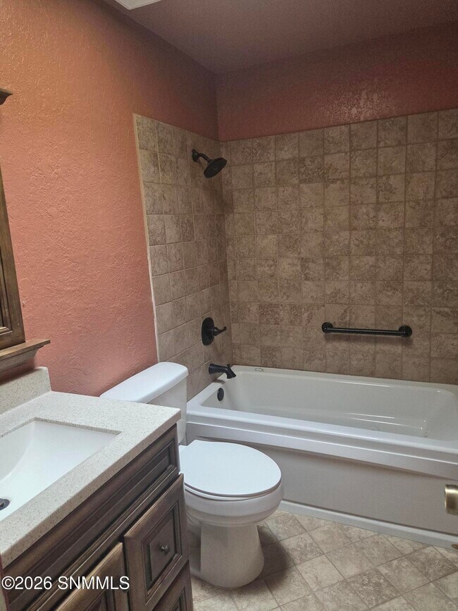 Building Photo - 3113 Las Placitas Rd