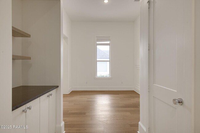 Building Photo - 102 Drifting Sands Ln