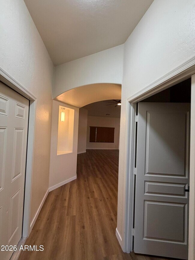 Building Photo - 46058 W Tulip Ln