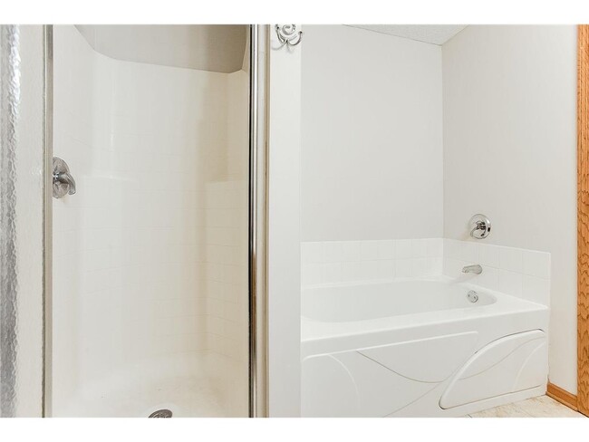 Building Photo - 5040 Holly Ln N