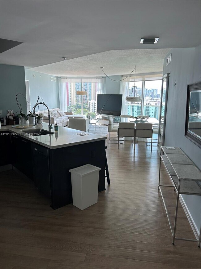 Building Photo - 150 Sunny Isles Blvd