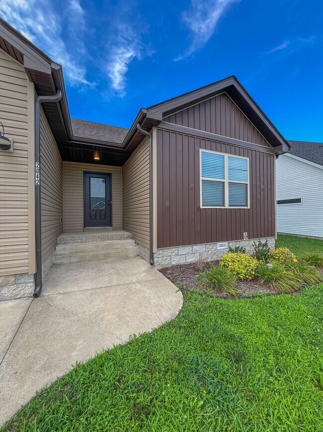 Building Photo - Single-Family Off Exit 1!