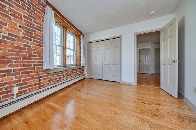 Building Photo - 75 Summer St