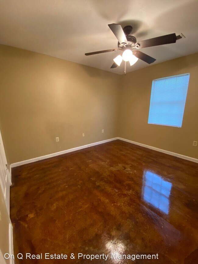 Building Photo - 2 br, 1 bath House - 391 Brian