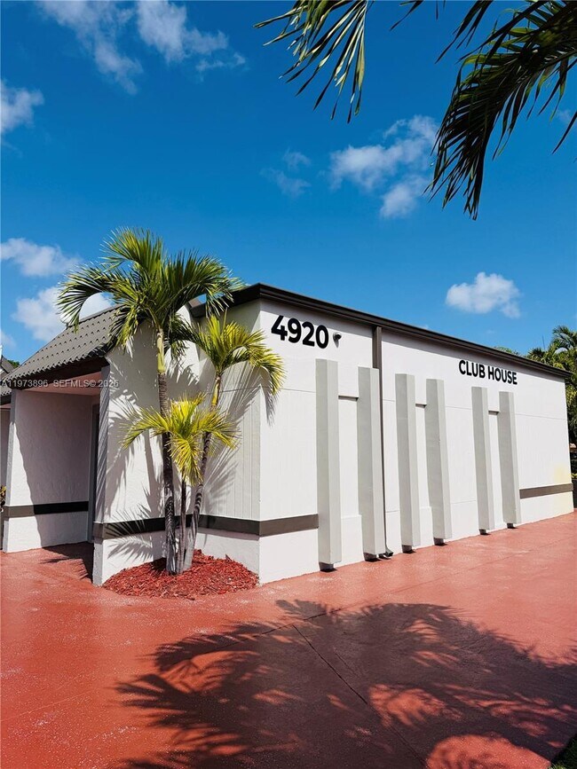 Building Photo - 4920 NW 79th Ave