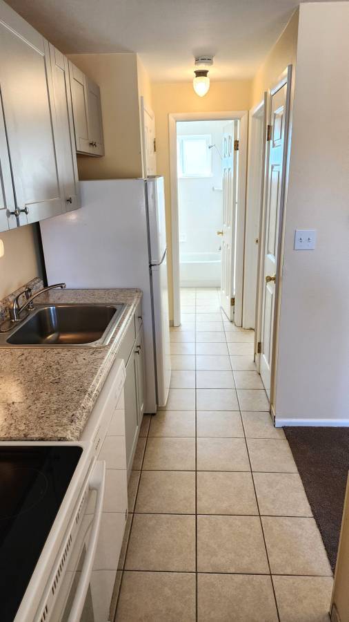 Building Photo - 918 S Logan St