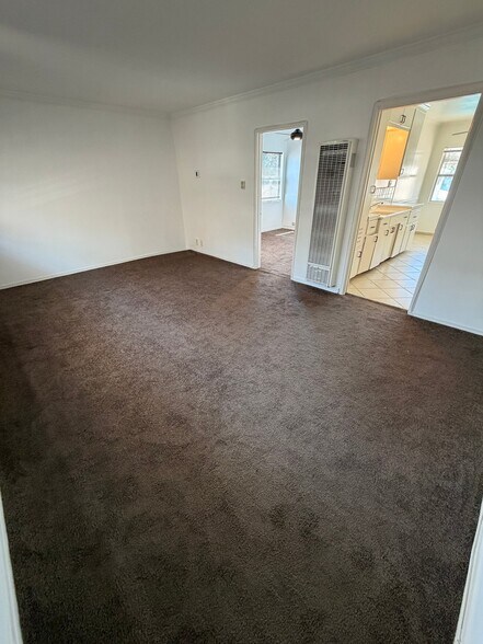 Building Photo - 918 N Market St