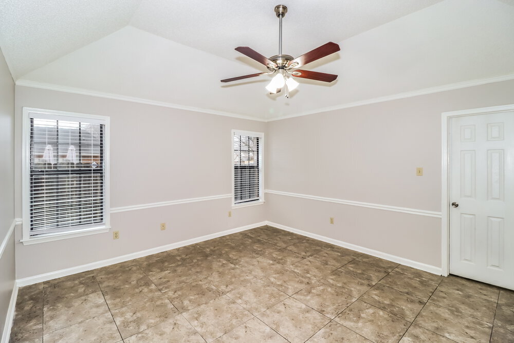 Building Photo - 6610 Shaker Ln