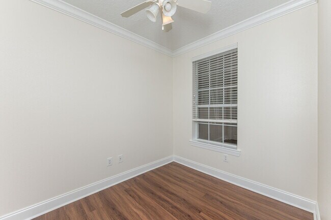 Building Photo - 159 Brooks St SE