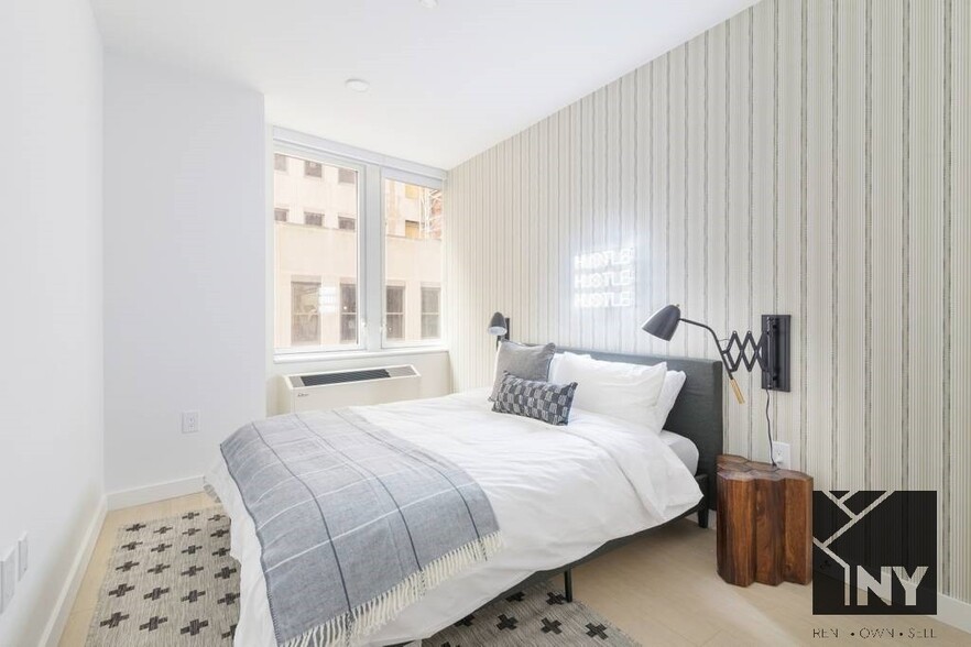 Building Photo - 15 Platt St