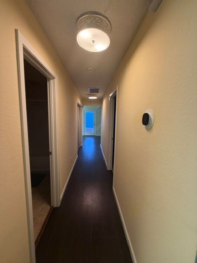 Building Photo - Charming 3 Bedroom + 2 Bathroom Half-Plex Near the American River in Fair Oaks: $2,375.00 + $100.00
