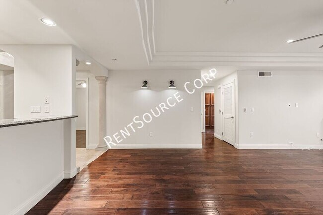 Building Photo - 12044 Hoffman St