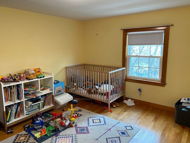 Building Photo - 11 Woodbury St