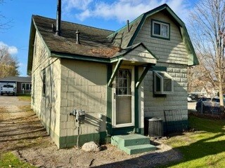 Building Photo - 503 S Pine St