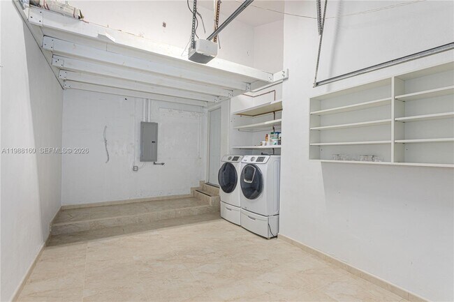 Building Photo - 231 Poinciana Island Dr