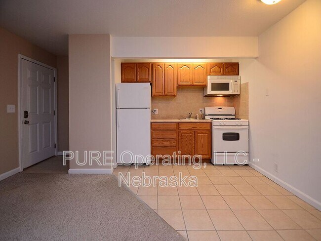 Building Photo - 612 N 46th St