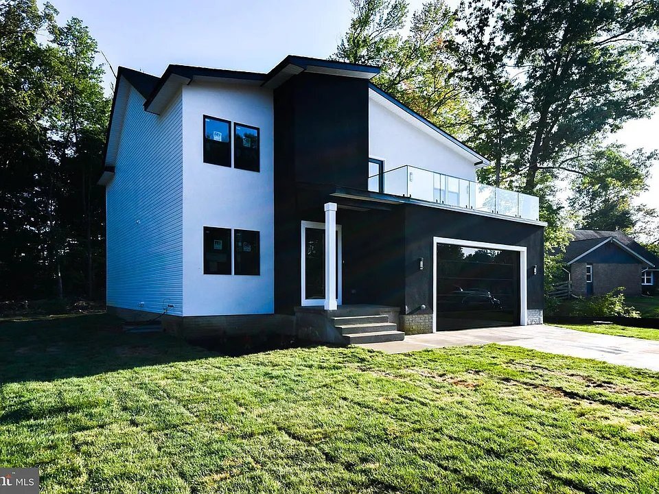 Building Photo - 1 Ayrwood Ln